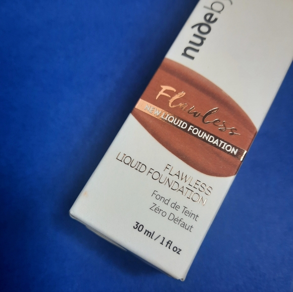 Nude by Nature C8 Chocolate Flawless Foundation NIB - Picture 3 of 7